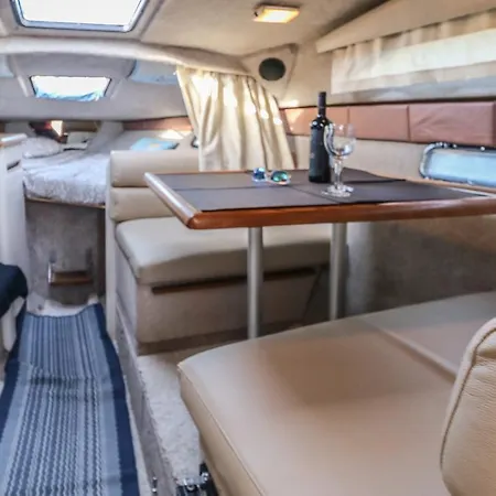 Puerto Rico Yacht Xperience Hotel en barco